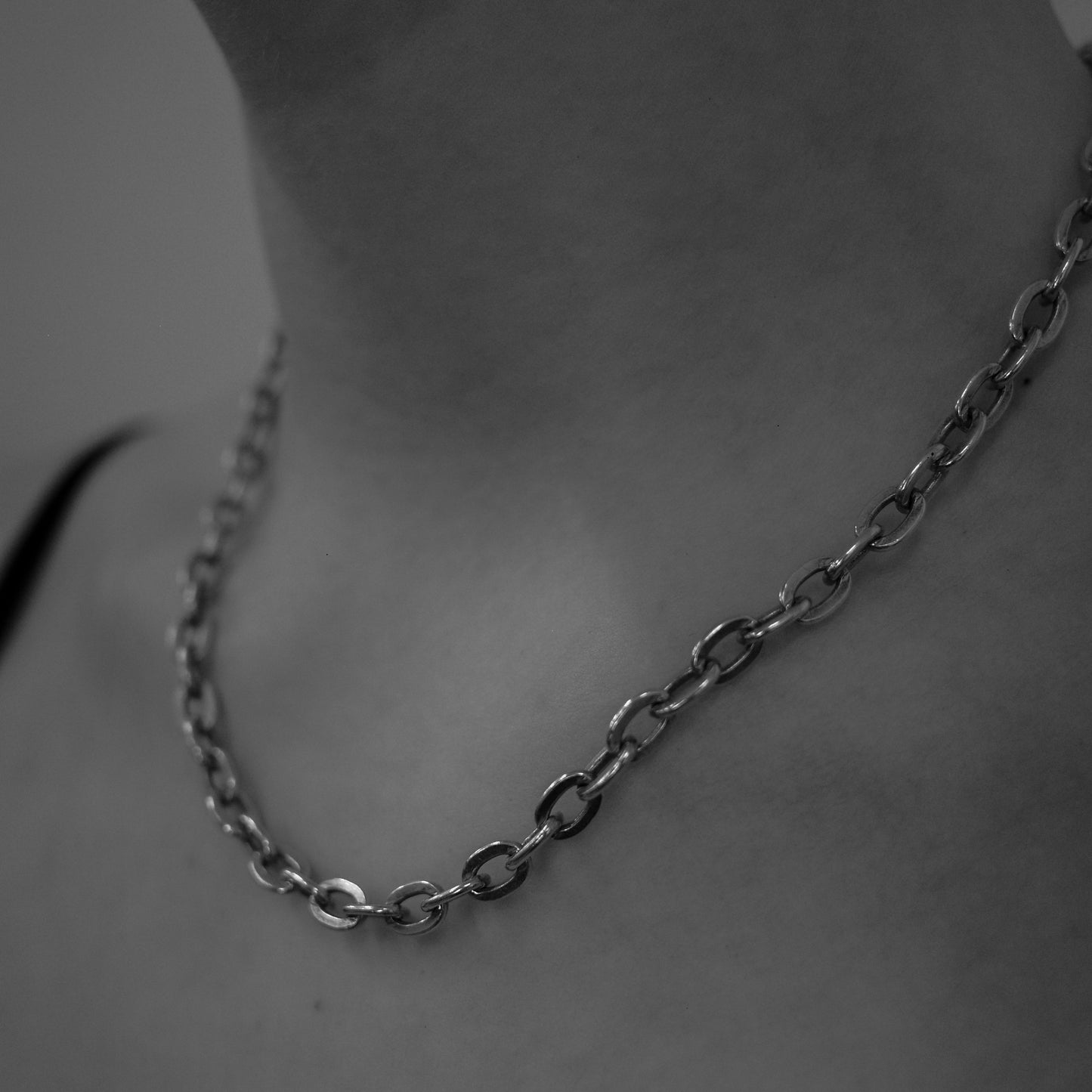 Flat oval link chain