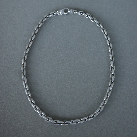 Round rope short necklace