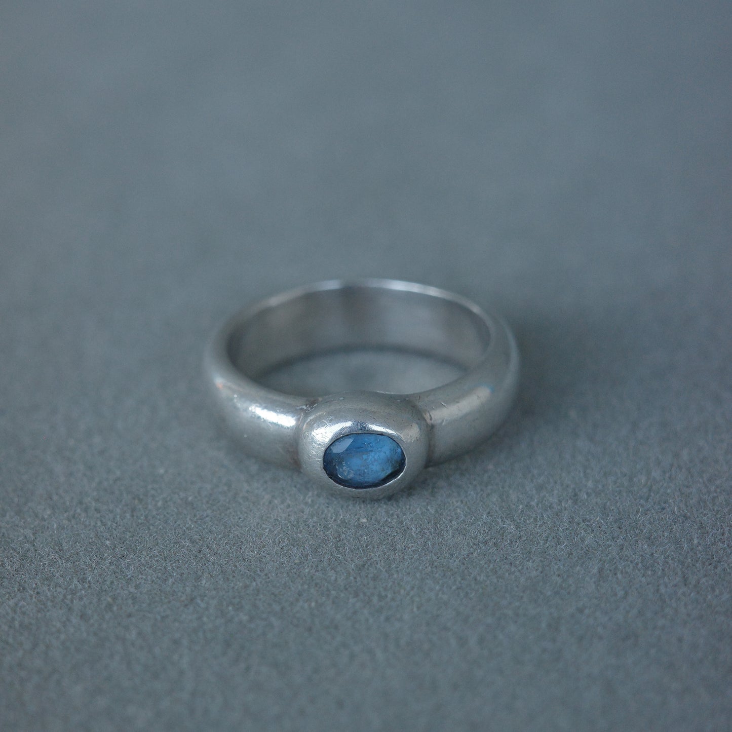 Aquamarine band ring