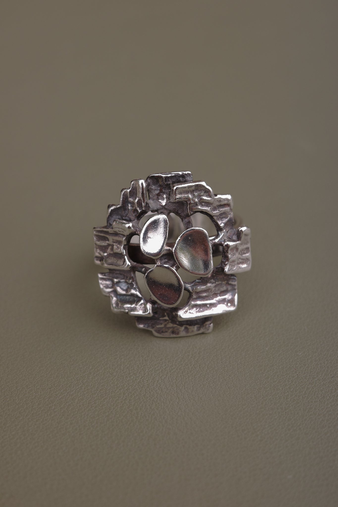 MIC Tekla, Swedish Ring
