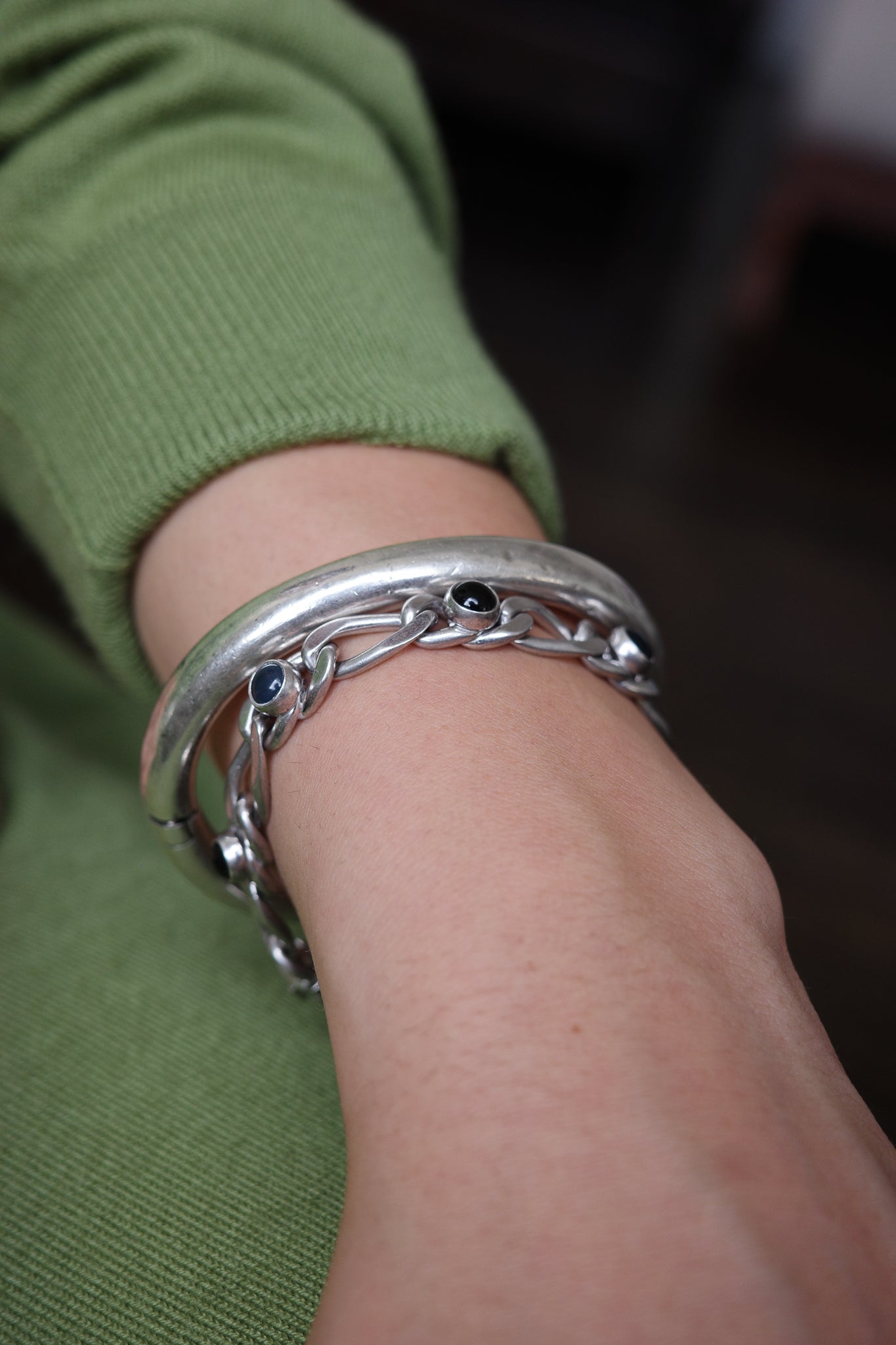 Figaro link bracelet with onyx settings