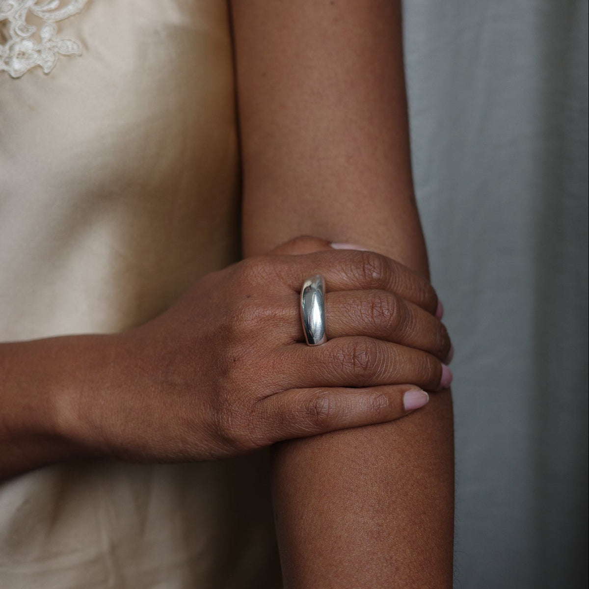 Modernist soft pinch ring
