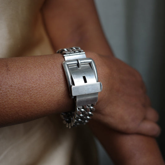 Belt buckle curb chain bracelet