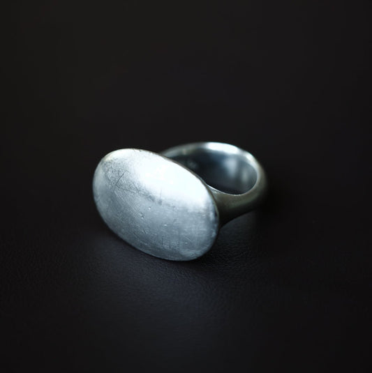 Modernist solid oval ring