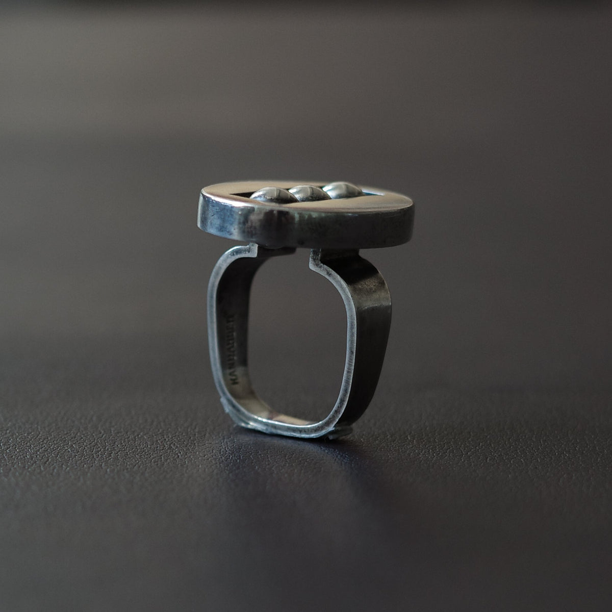 Brutalist oval ring