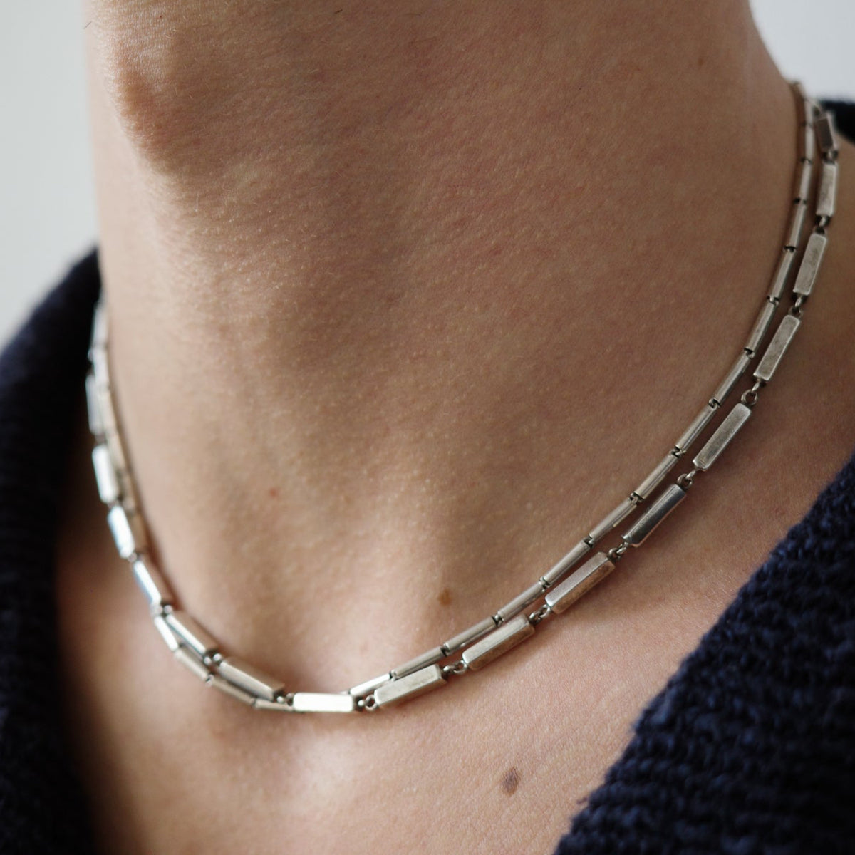 Solid cube link chain