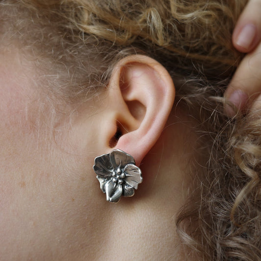 Flower single earring