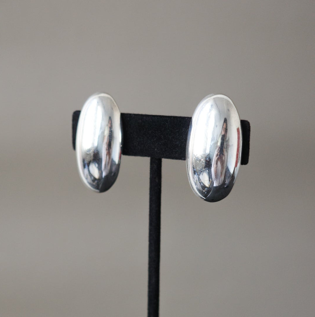 Mexican oval clip-ons