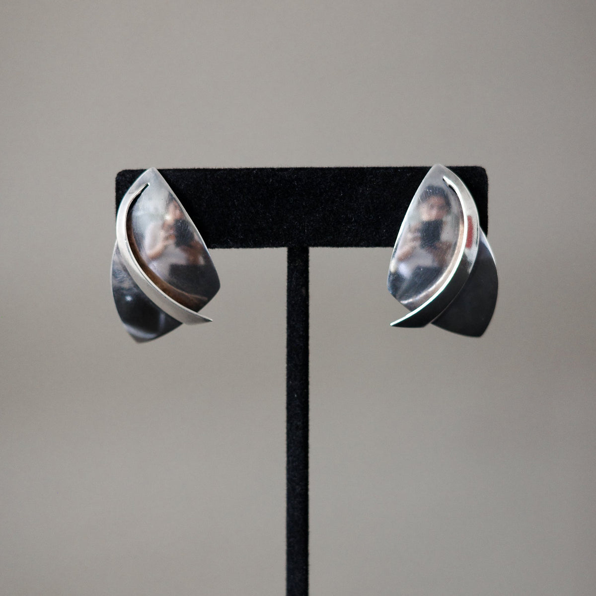 Mexican curved panel studs