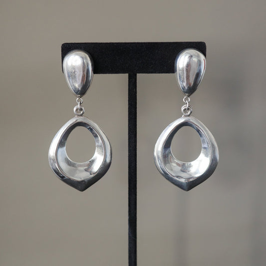 Modernist open studs