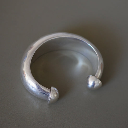 Domed end cuff