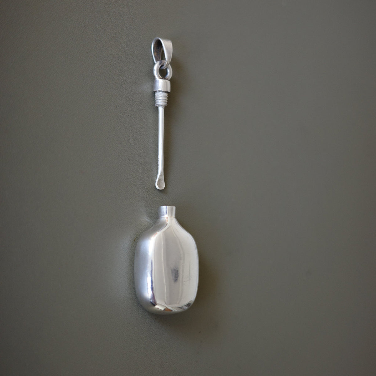 Perfume vessel