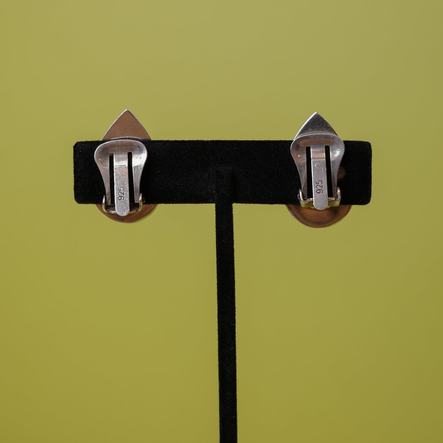 Drop clip-on earrings