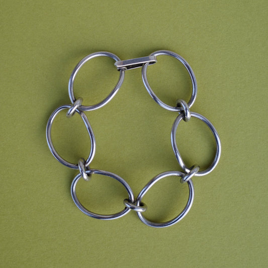 Slim oval-link bracelet