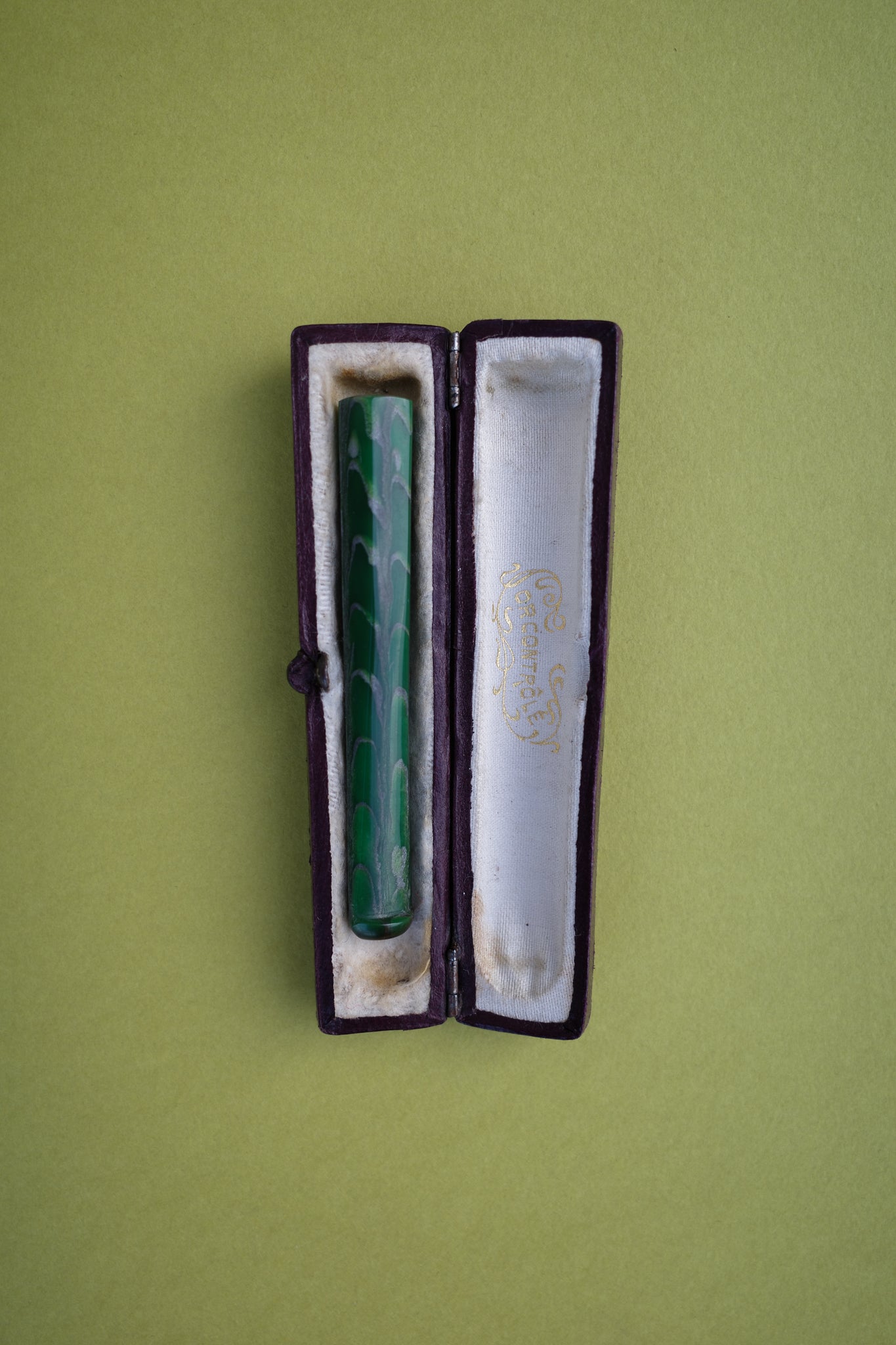 Green bakelite cigarette holder