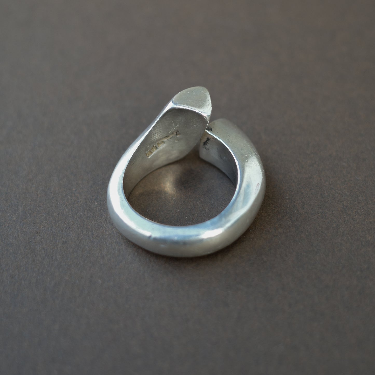 Solid arrow ring