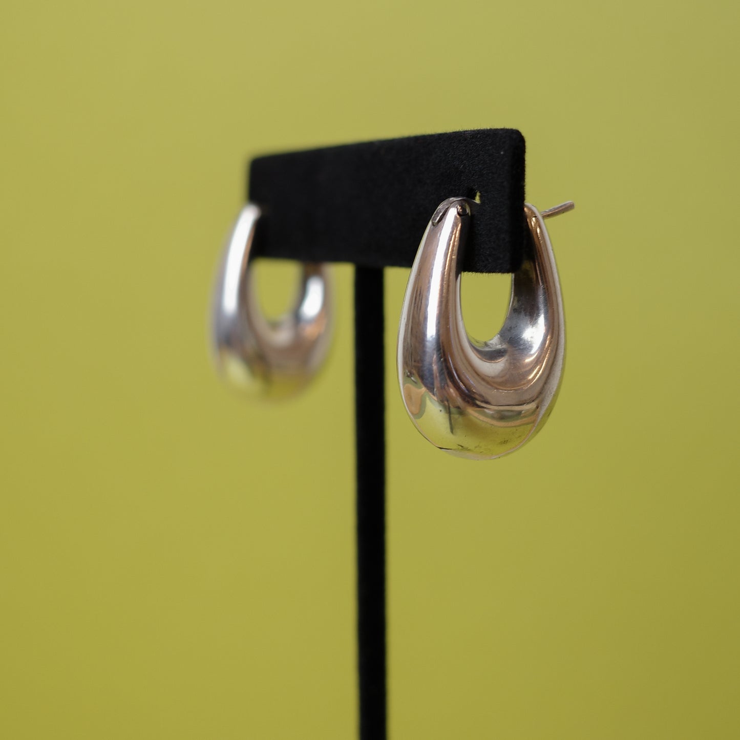 Chubby low hoops