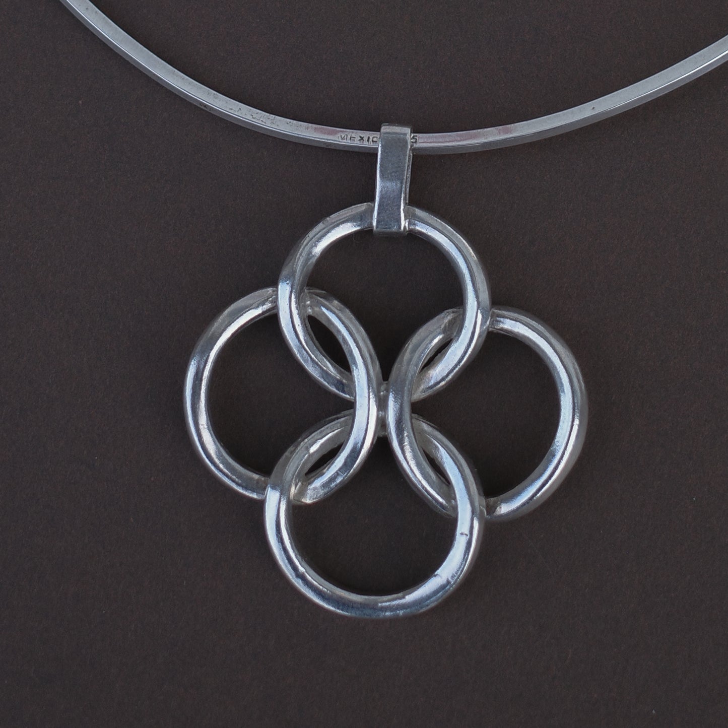 Danish loop pendant