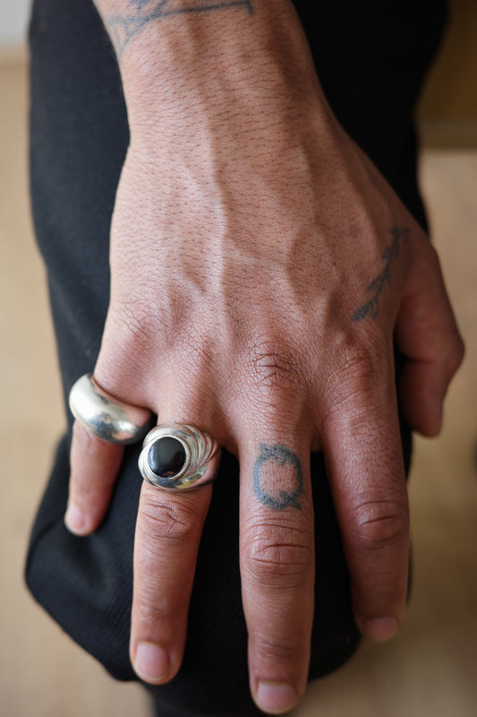 modernist chunky onyx finger piece