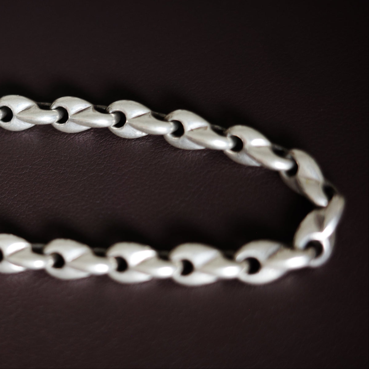 Seed link bracelet