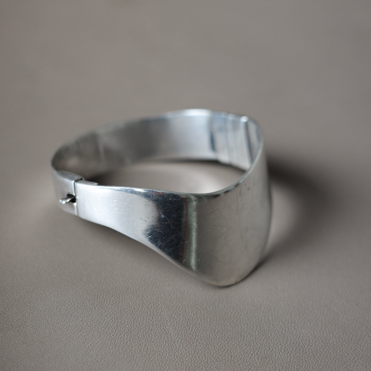 The Flat Wave Cuff
