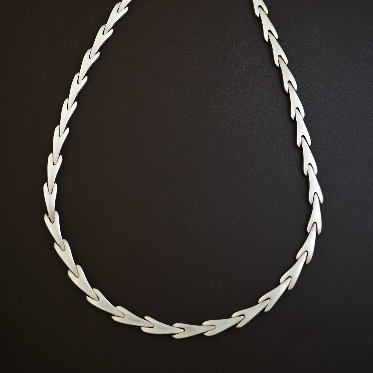 Arrow shaped link necklace