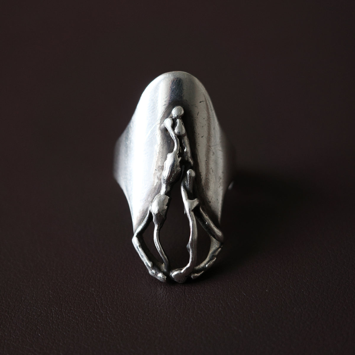 Brustalist root ring
