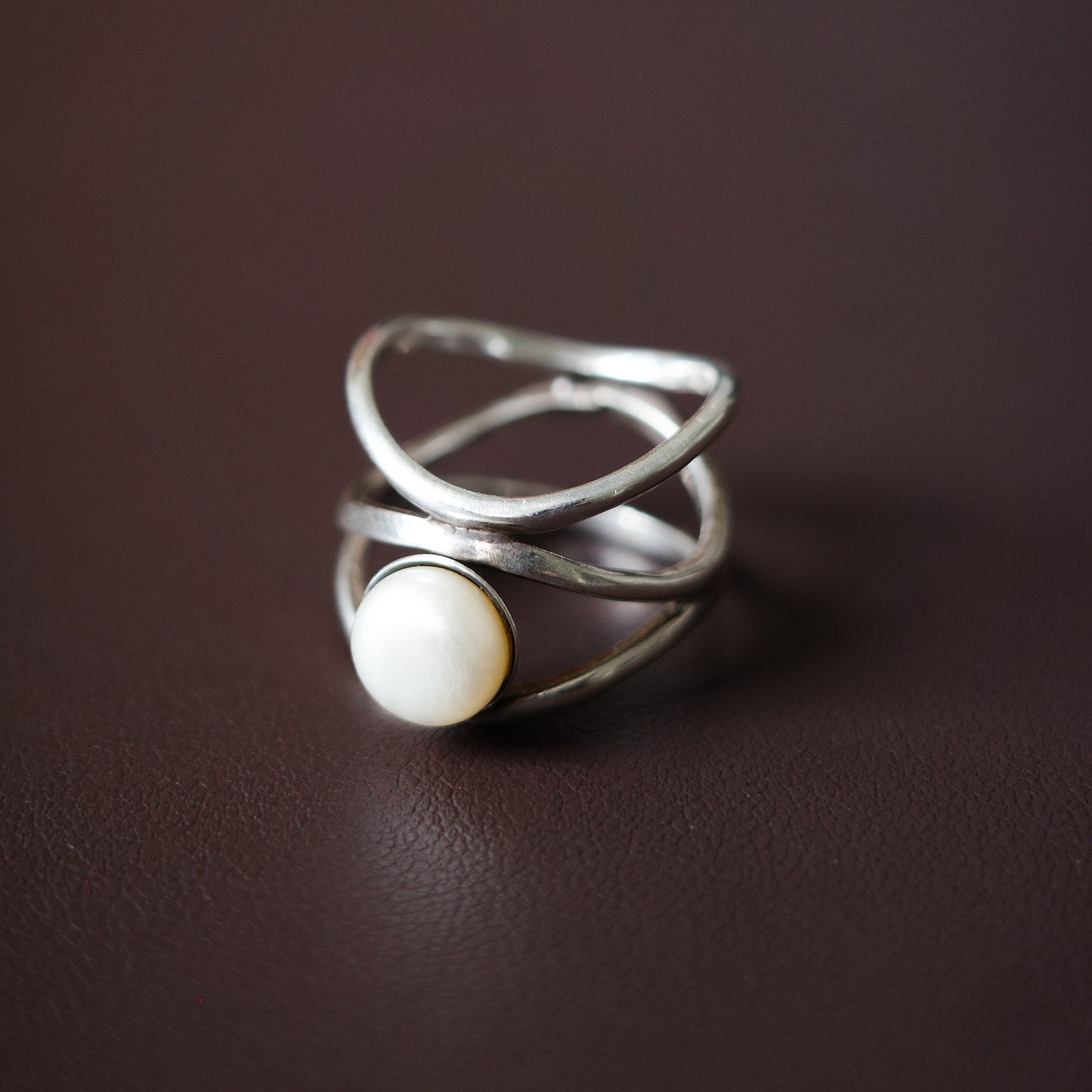 Pearl abstract ring