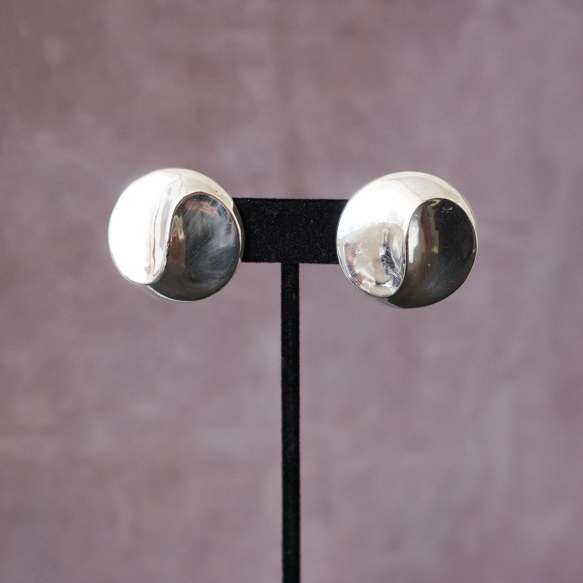 Wave discs ear studs