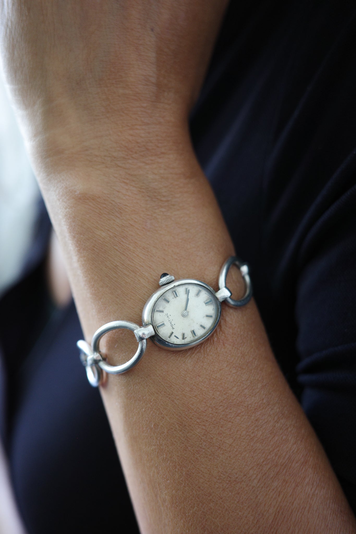 Pontiac Oval Link Watch