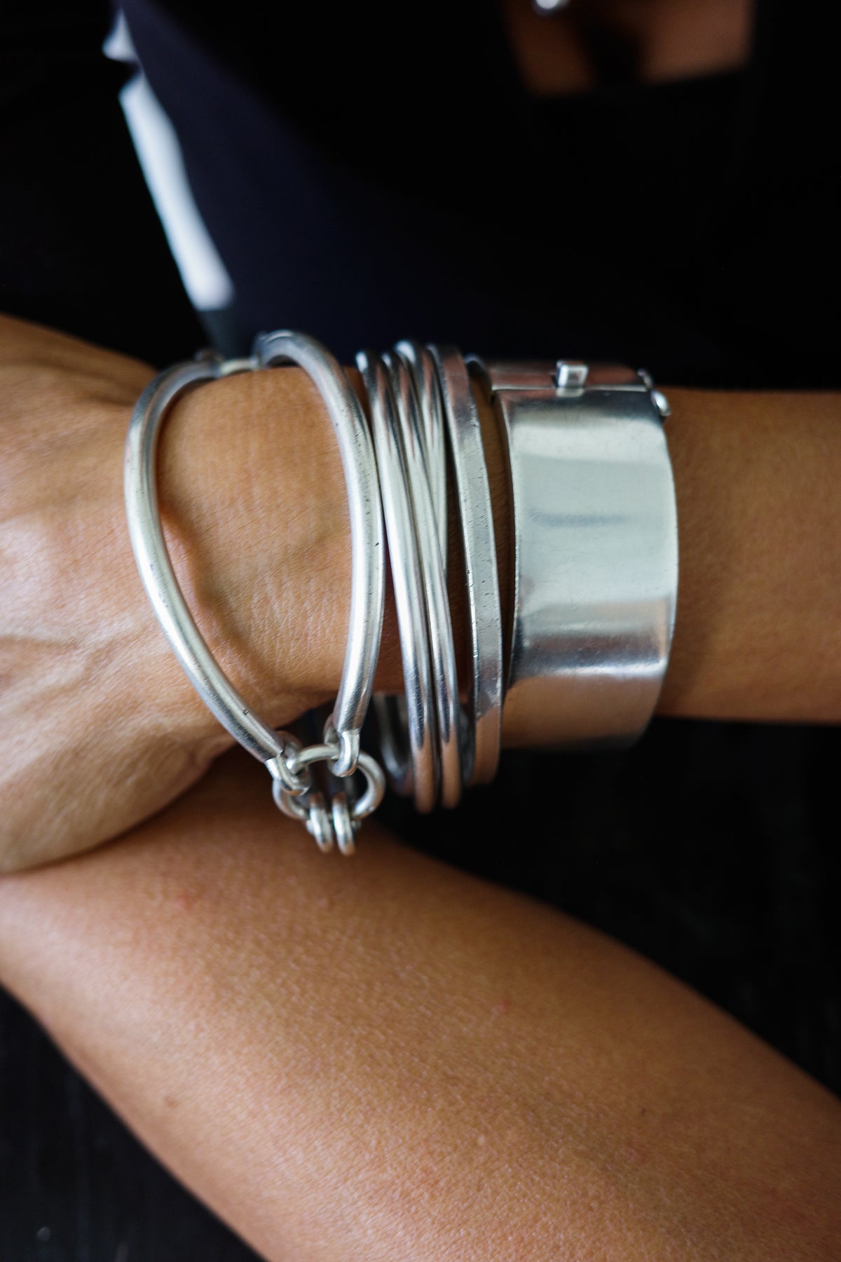 Sharp edge bangle