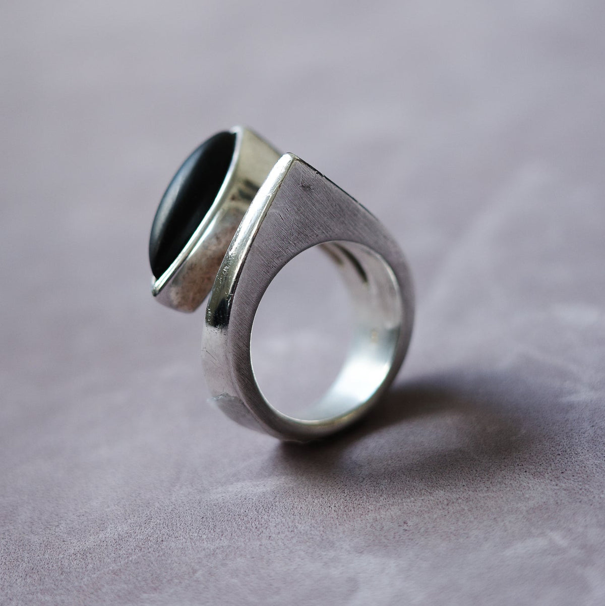 Sculptural modernist ring with obsidian