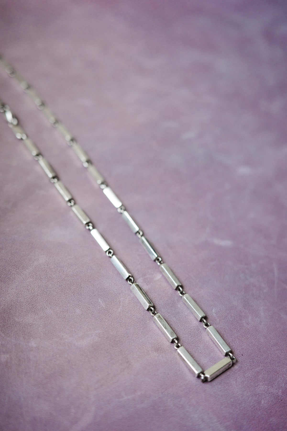 Solid cube link chain