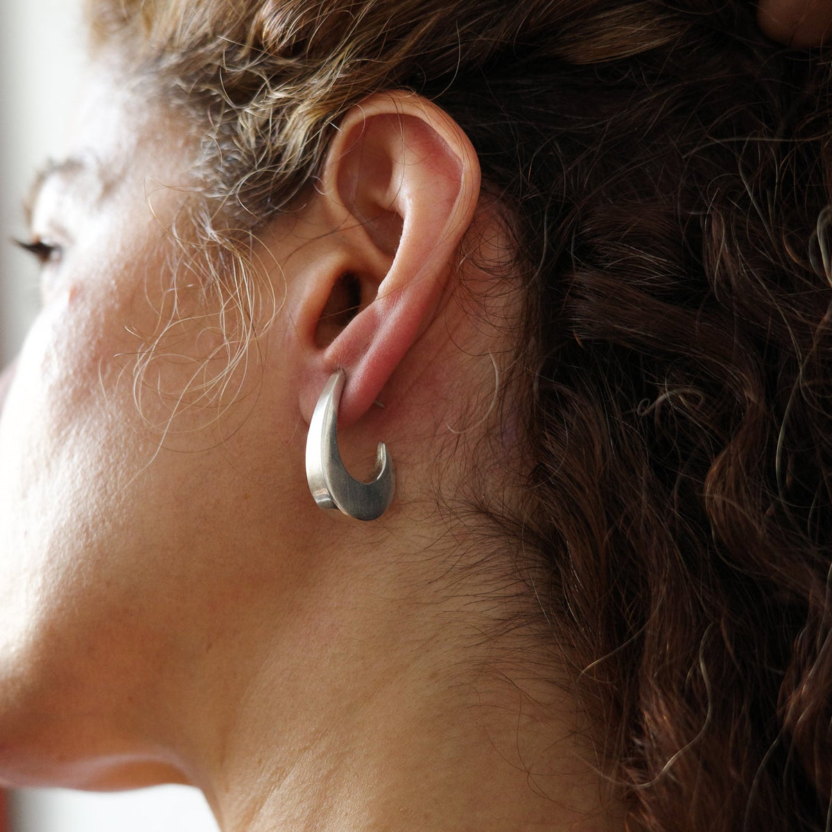 U shaped hoops