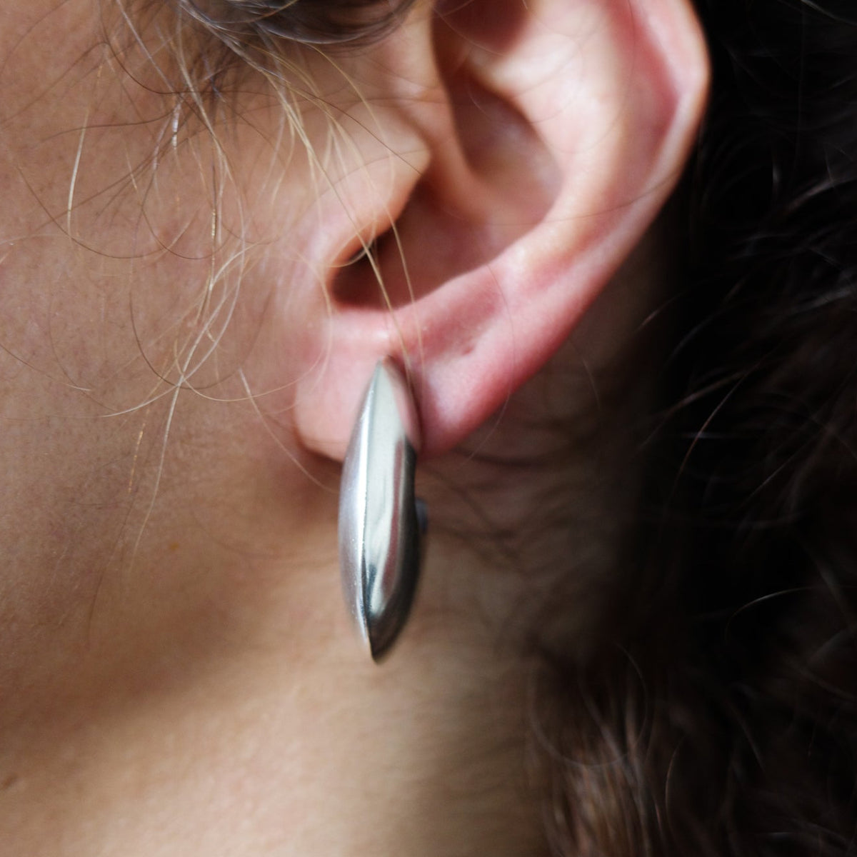 Chubby modernist hoops
