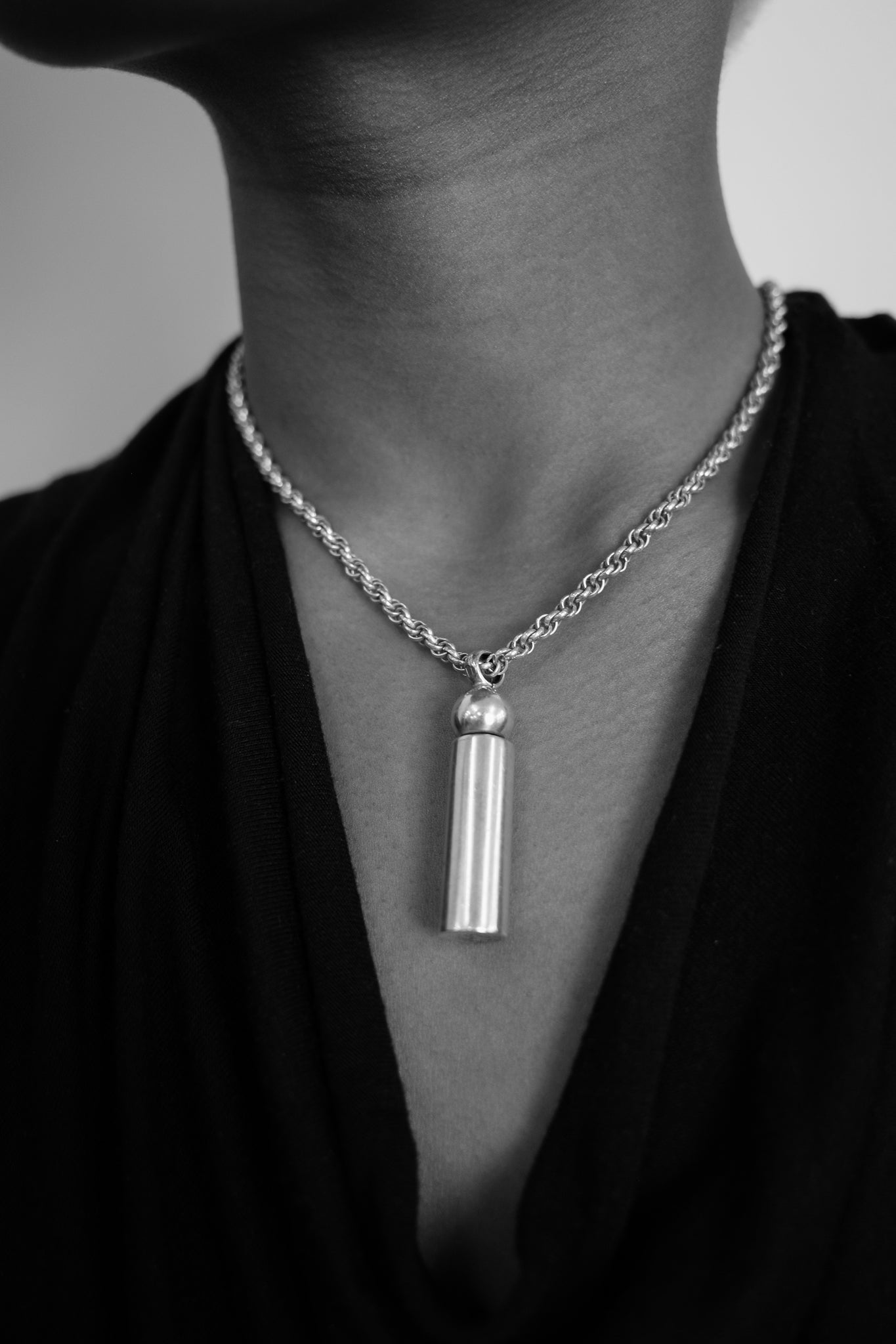 Secret screw pendant