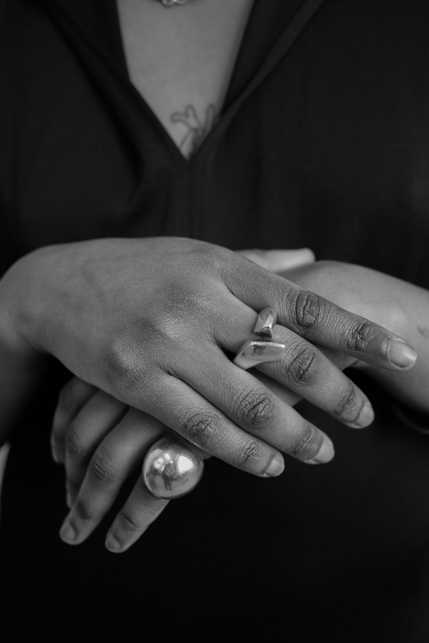 Solid arrow ring