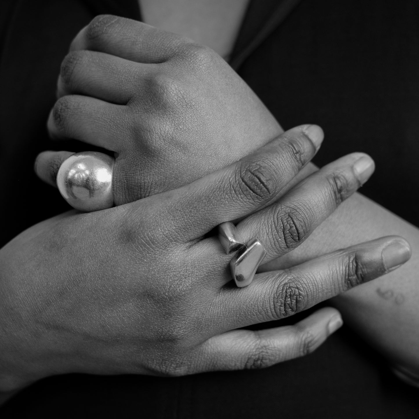 Solid arrow ring